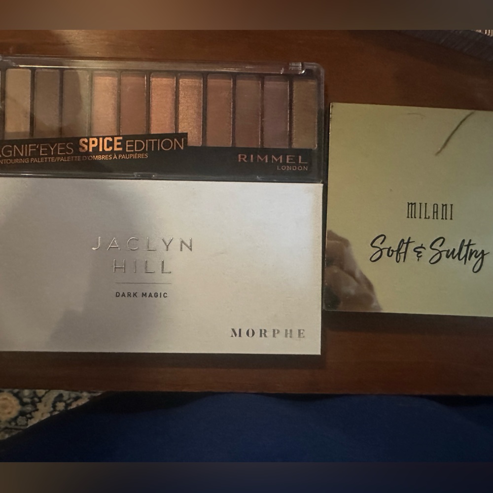 Set of 3 eyeshadow palettes (various brands)